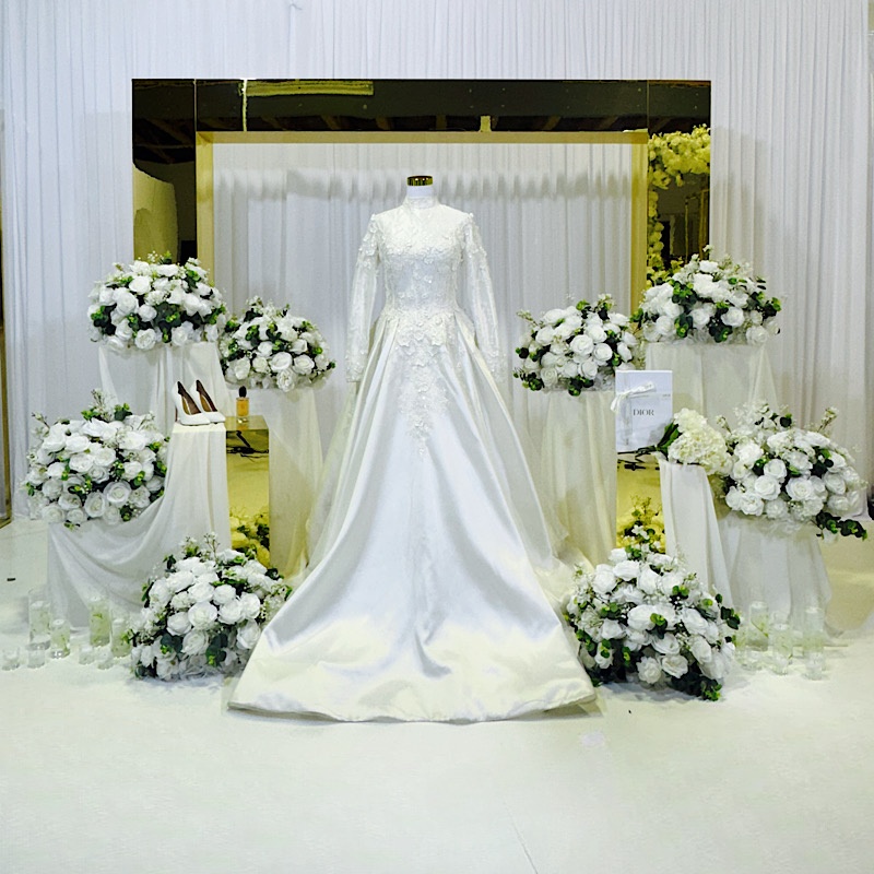 The Queen Grand Reveal – Bride House Package 8